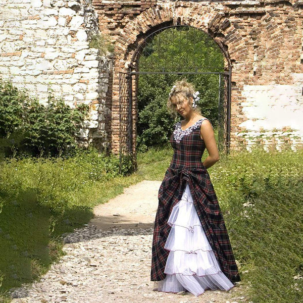 pro-scottish-llc-abigail-wedding-dress-with-tartan-pose